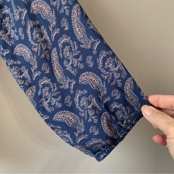 American Eagle Outfitters blue faux wrap blouse w paisley floral print. Size‎ L - Picture 6 of 11